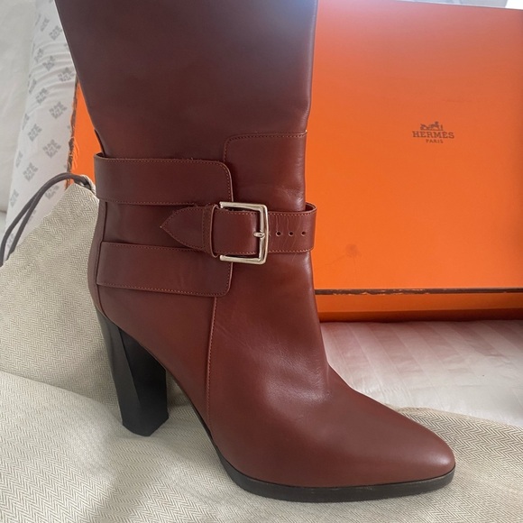 Hermes Brown Heeled Boots with Buckle Detailing - Picture 2 of 13